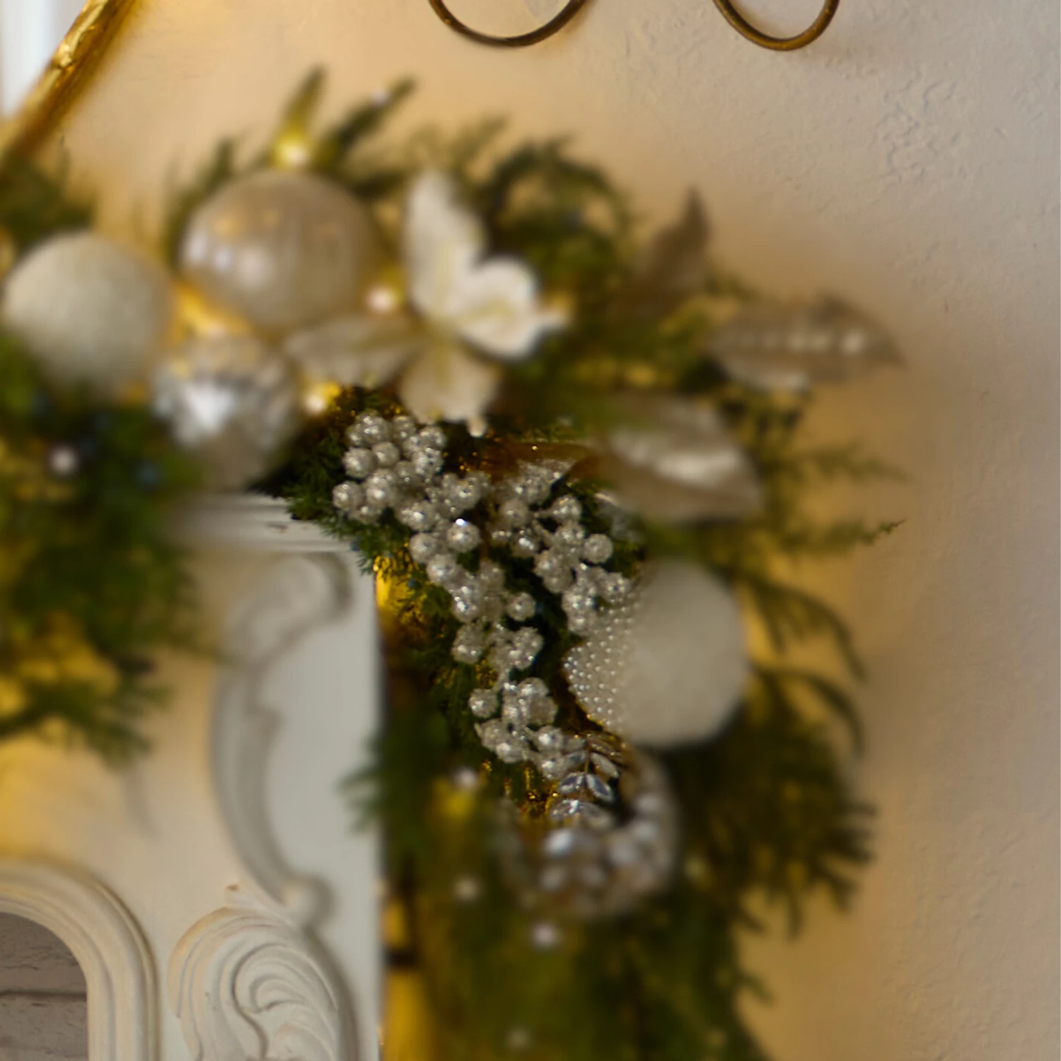 Raz 25.5" Silver Berry Christmas Tree Spray F4506719 3 Raz 25.5" Silver Berry Christmas Tree Spray F4506719