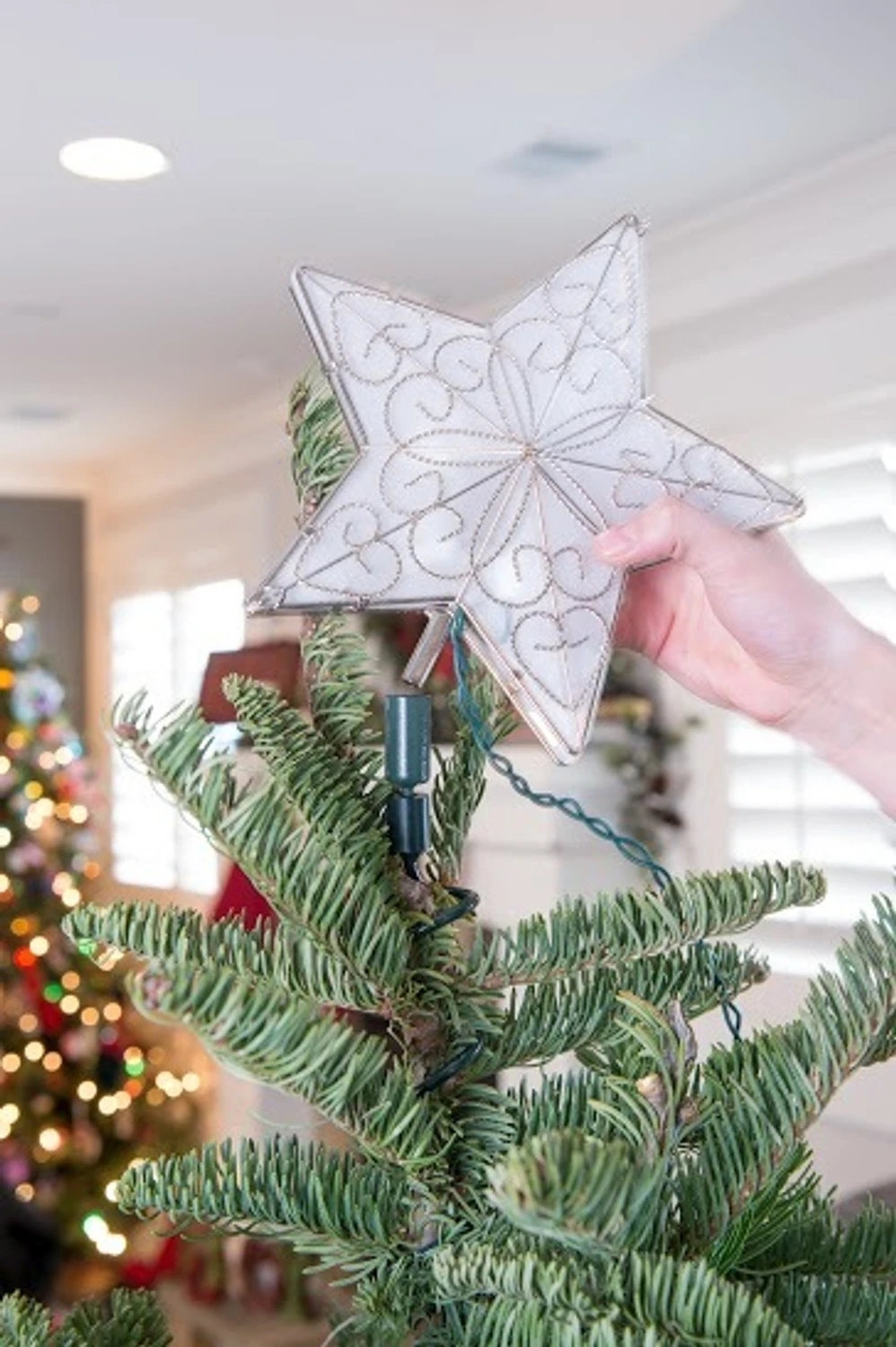 Village Lighting Universal Christmas Tree Topper Holder V-11103 7 Village Lighting Universal Christmas Tree Topper Holder V-11103 - Image 5